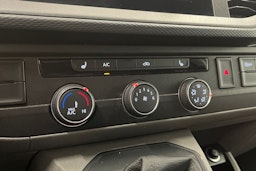 valkoinen Volkswagen Transporter 2020 kuva 31.