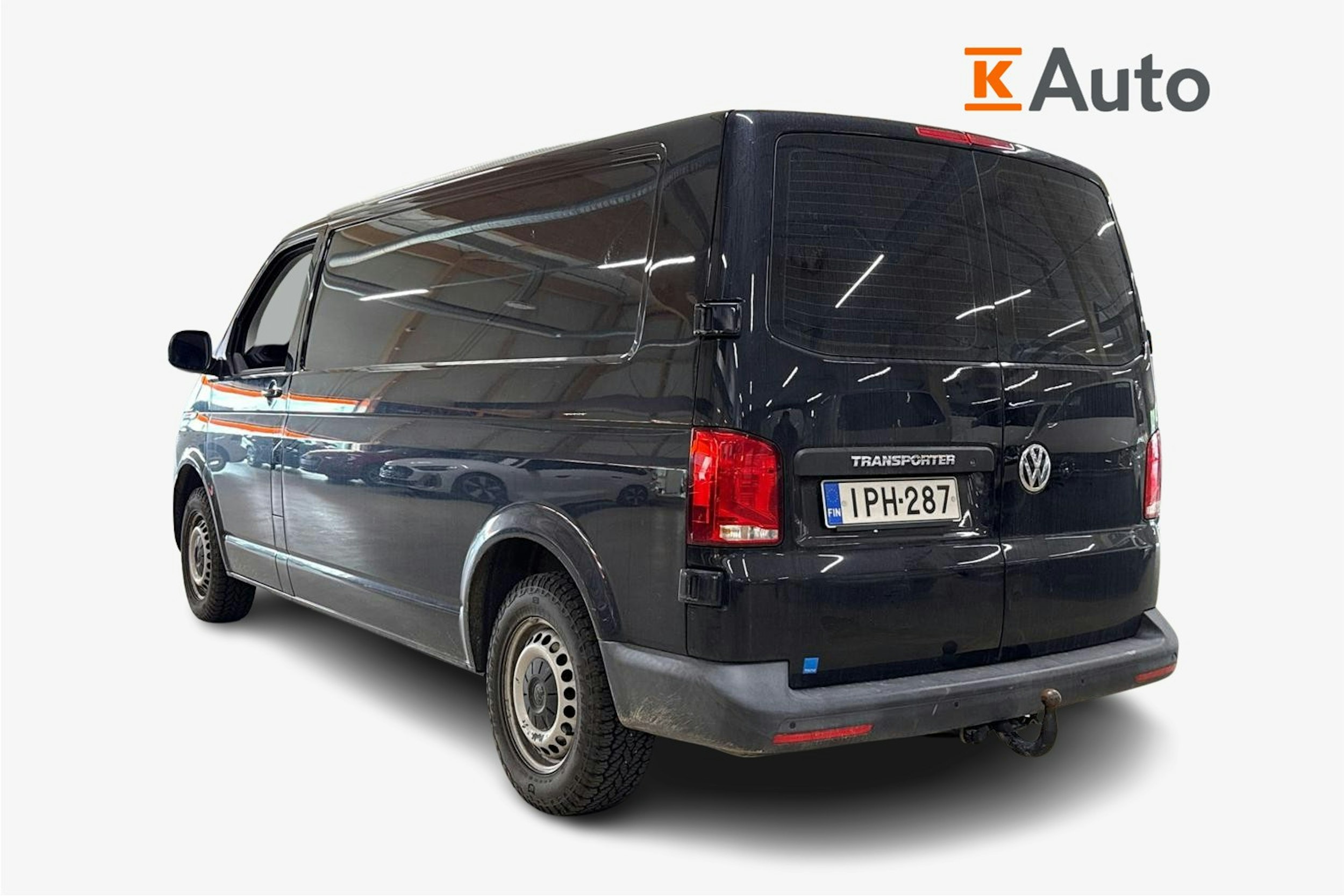 musta Volkswagen Transporter 2020 kuva 2.