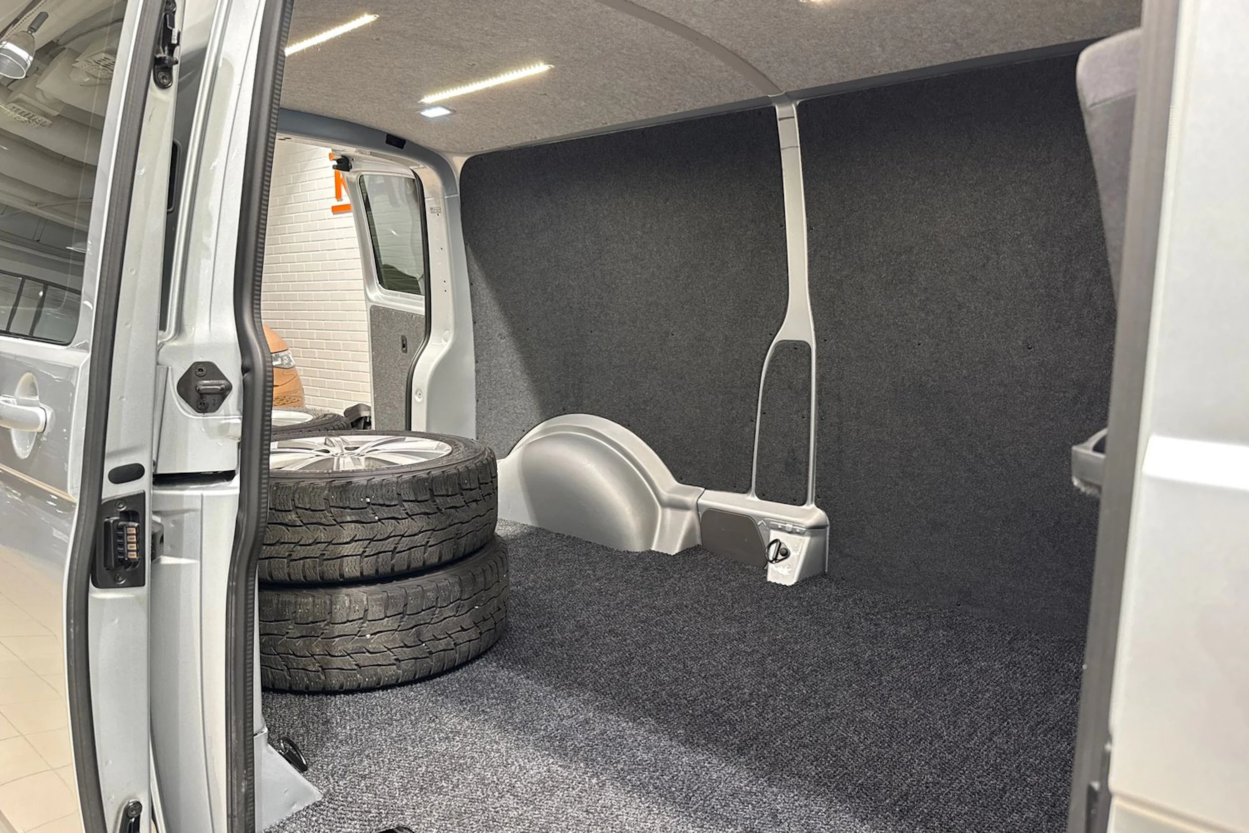 Hopea Volkswagen TRANSPORTER 2021 kuva 19.