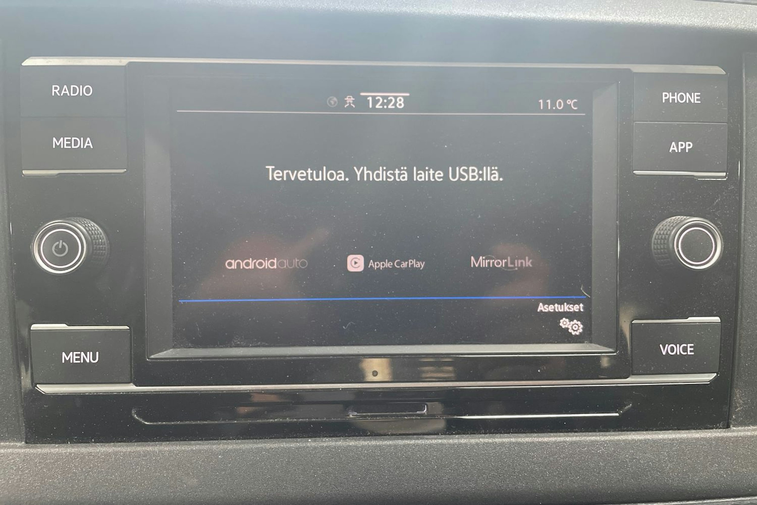 Musta Volkswagen TRANSPORTER 2020 kuva 18.