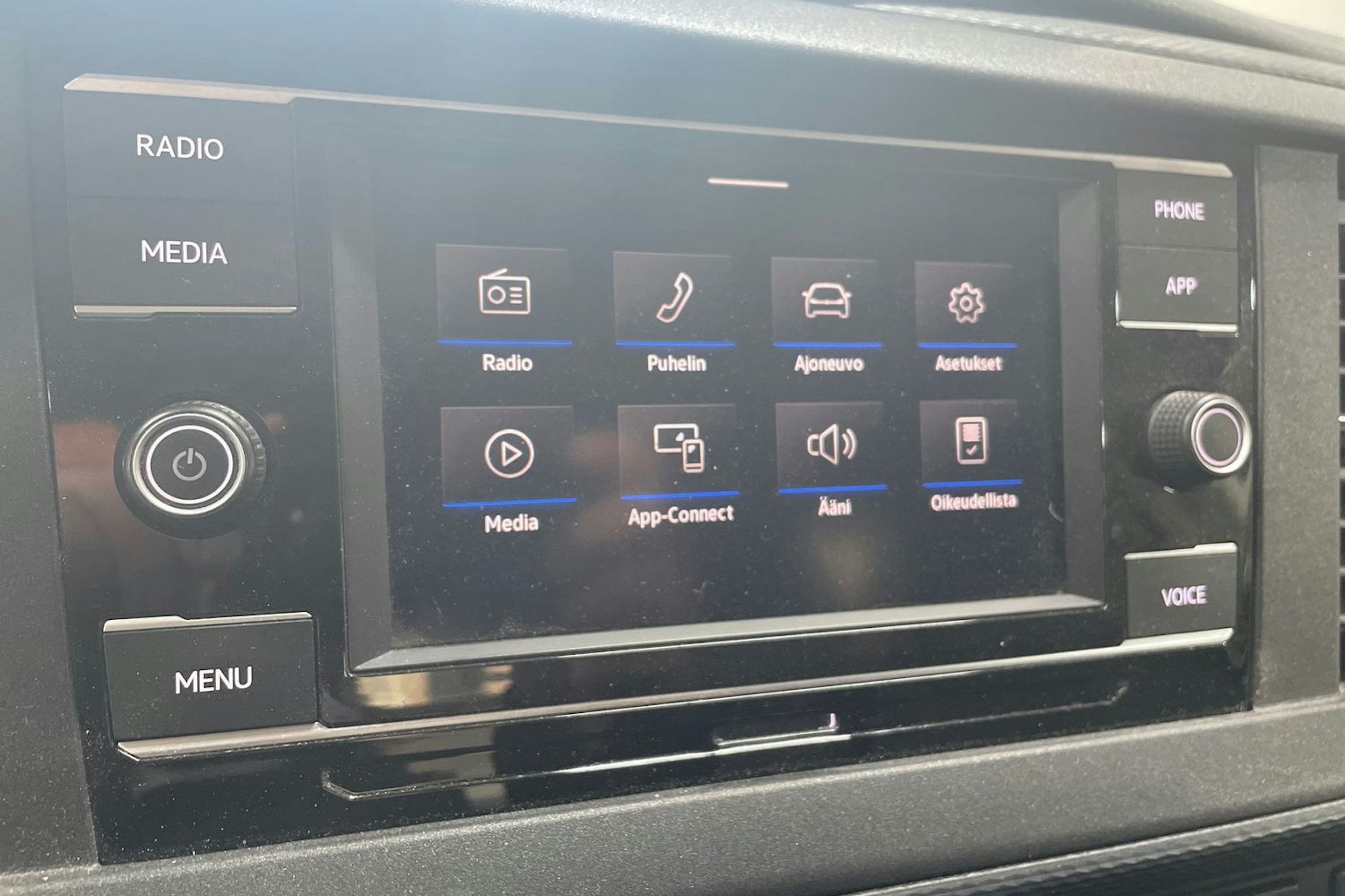 Musta Volkswagen TRANSPORTER 2020 kuva 19.