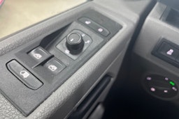 Musta Volkswagen TRANSPORTER 2020 kuva 21.