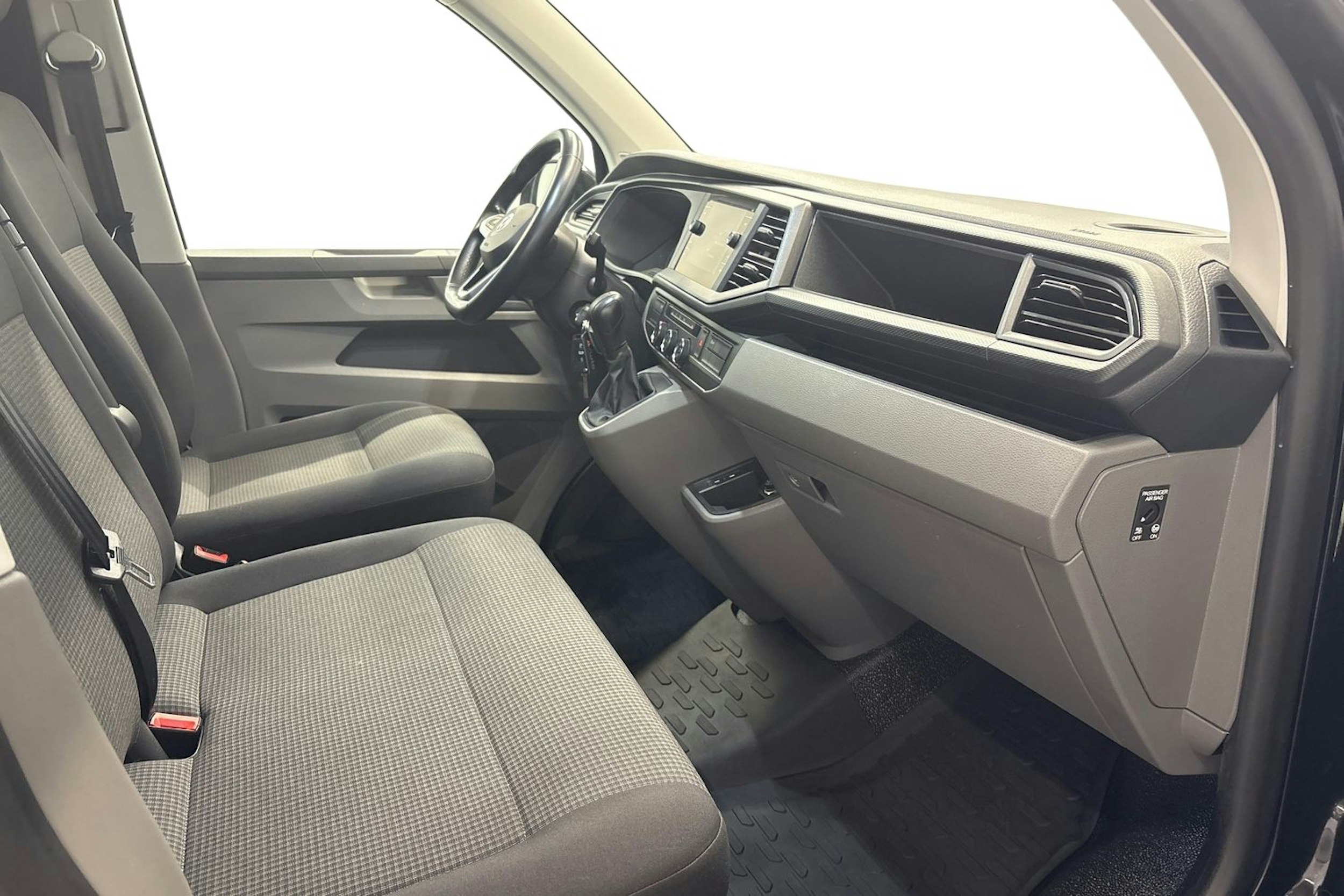 musta Volkswagen Transporter 2020 kuva 7.