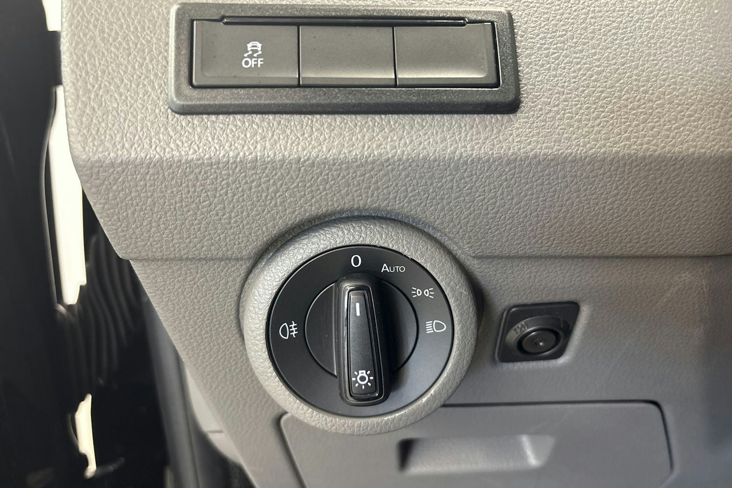 musta Volkswagen Transporter 2020 kuva 20.