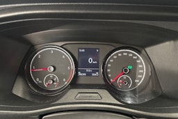 punainen Volkswagen Transporter 2020 kuva 15.