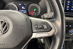 punainen Volkswagen Transporter 2020 kuva 17.