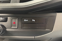 punainen Volkswagen Transporter 2020 kuva 22.