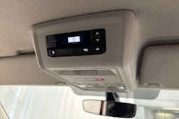 punainen Volkswagen Transporter 2020 kuva 24.