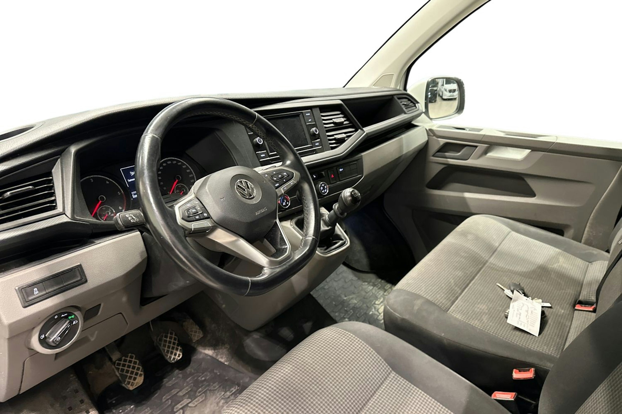 Valkoinen Volkswagen TRANSPORTER 2020 kuva 3.