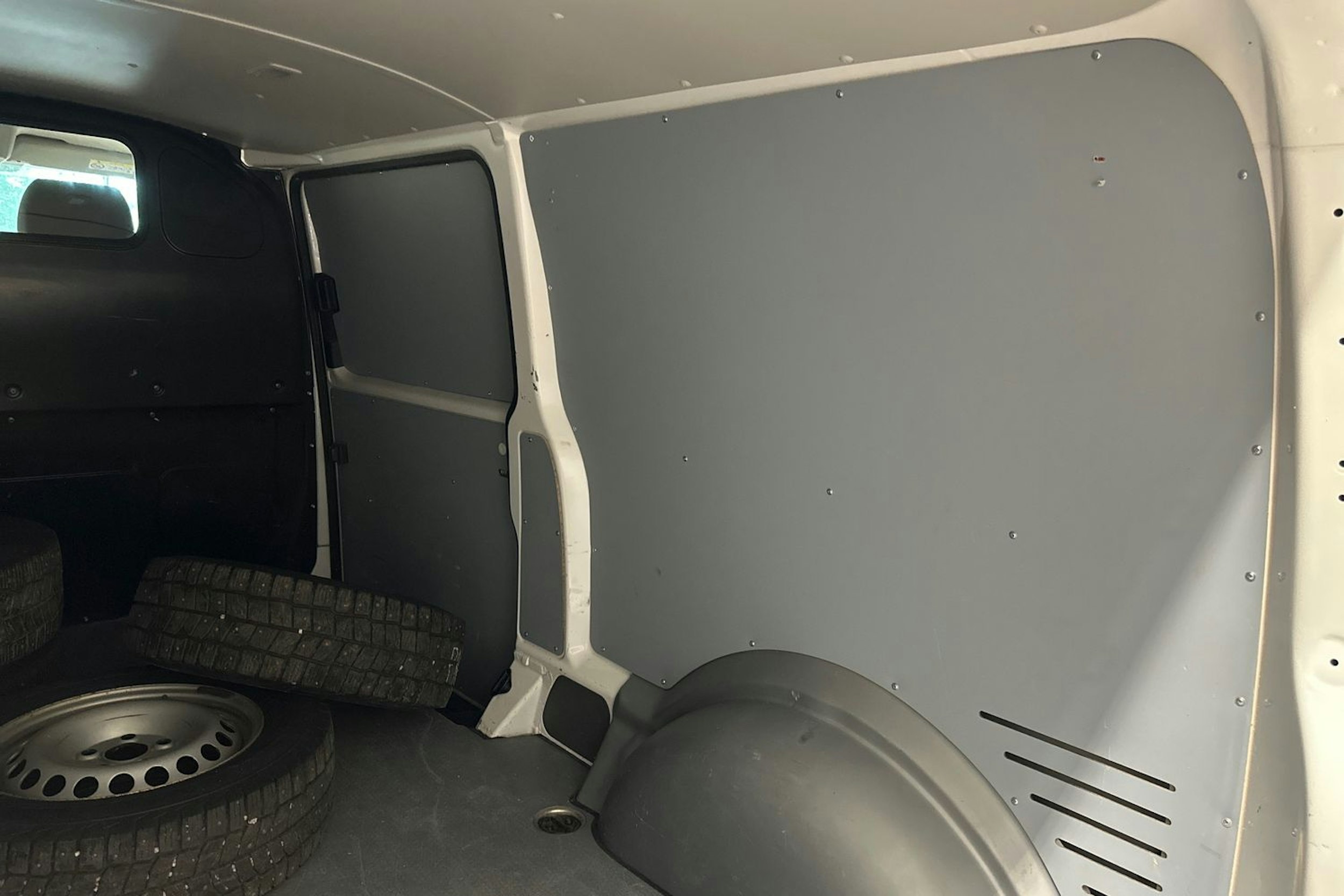 Valkoinen Volkswagen TRANSPORTER 2020 kuva 34.