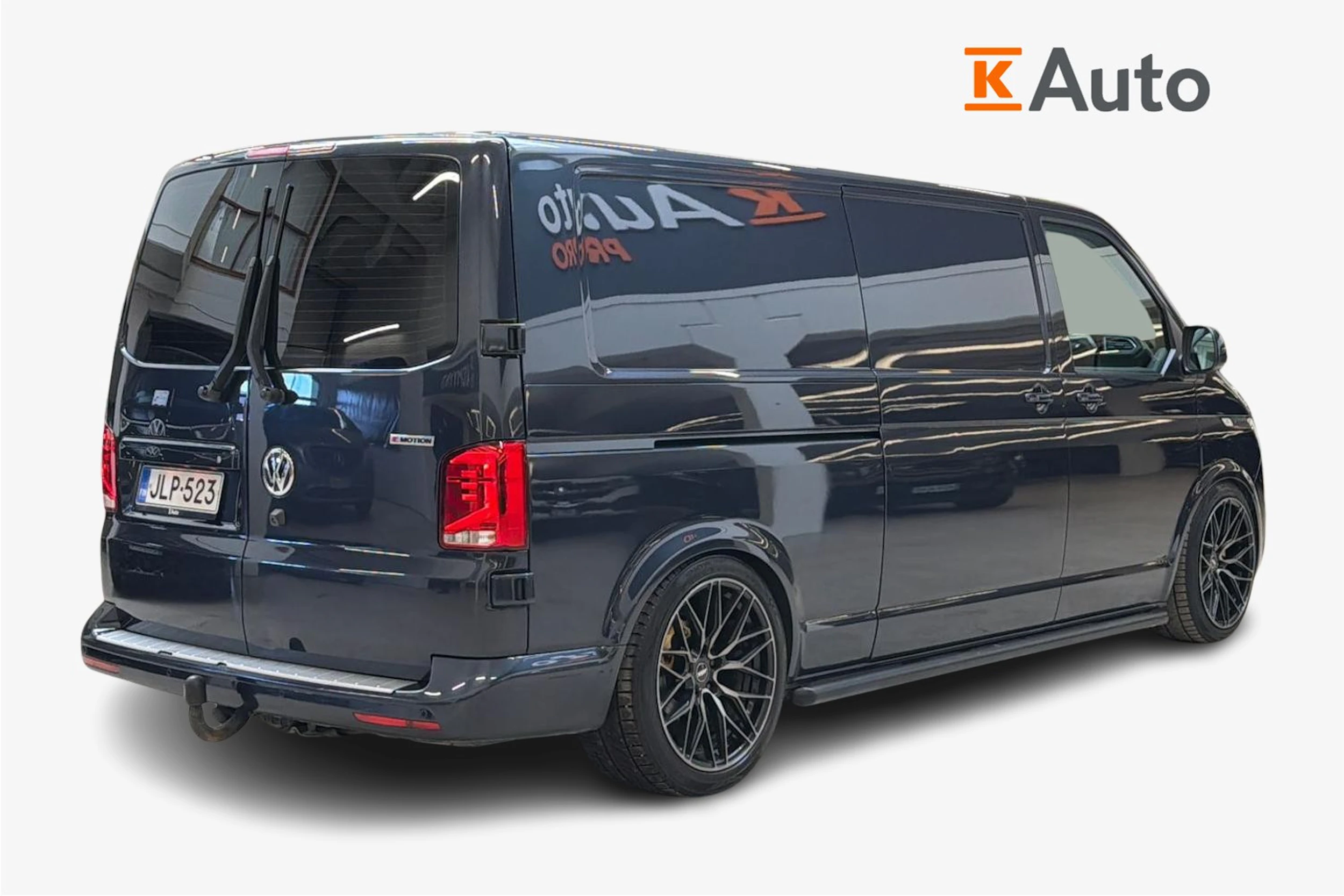 sininen Volkswagen Transporter 2020 kuva 3.