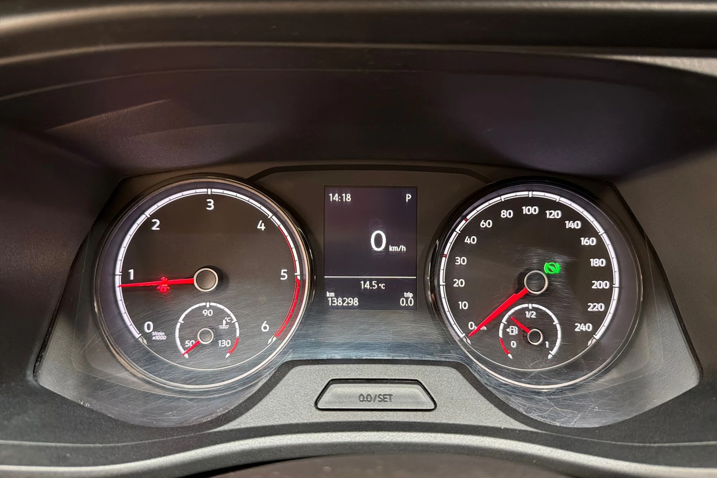 sininen Volkswagen Transporter 2020 kuva 11.