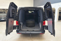 sininen Volkswagen Transporter 2020 kuva 22.