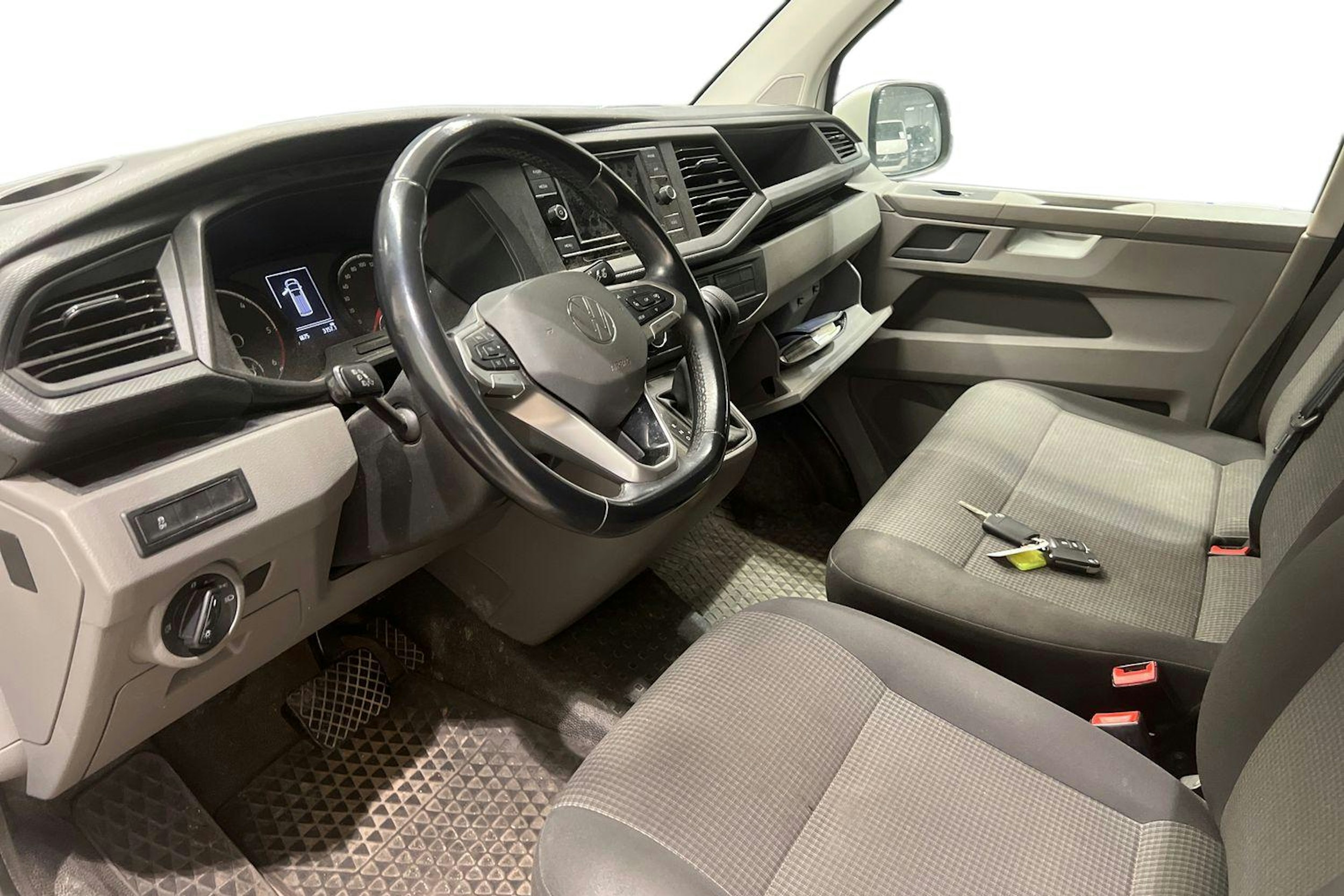 Valkoinen Volkswagen TRANSPORTER 2020 kuva 3.