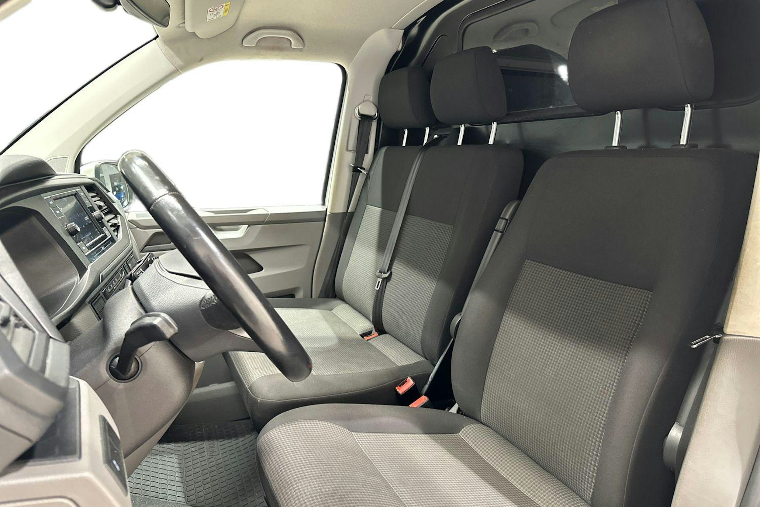 Valkoinen Volkswagen TRANSPORTER 2021 kuva 8.