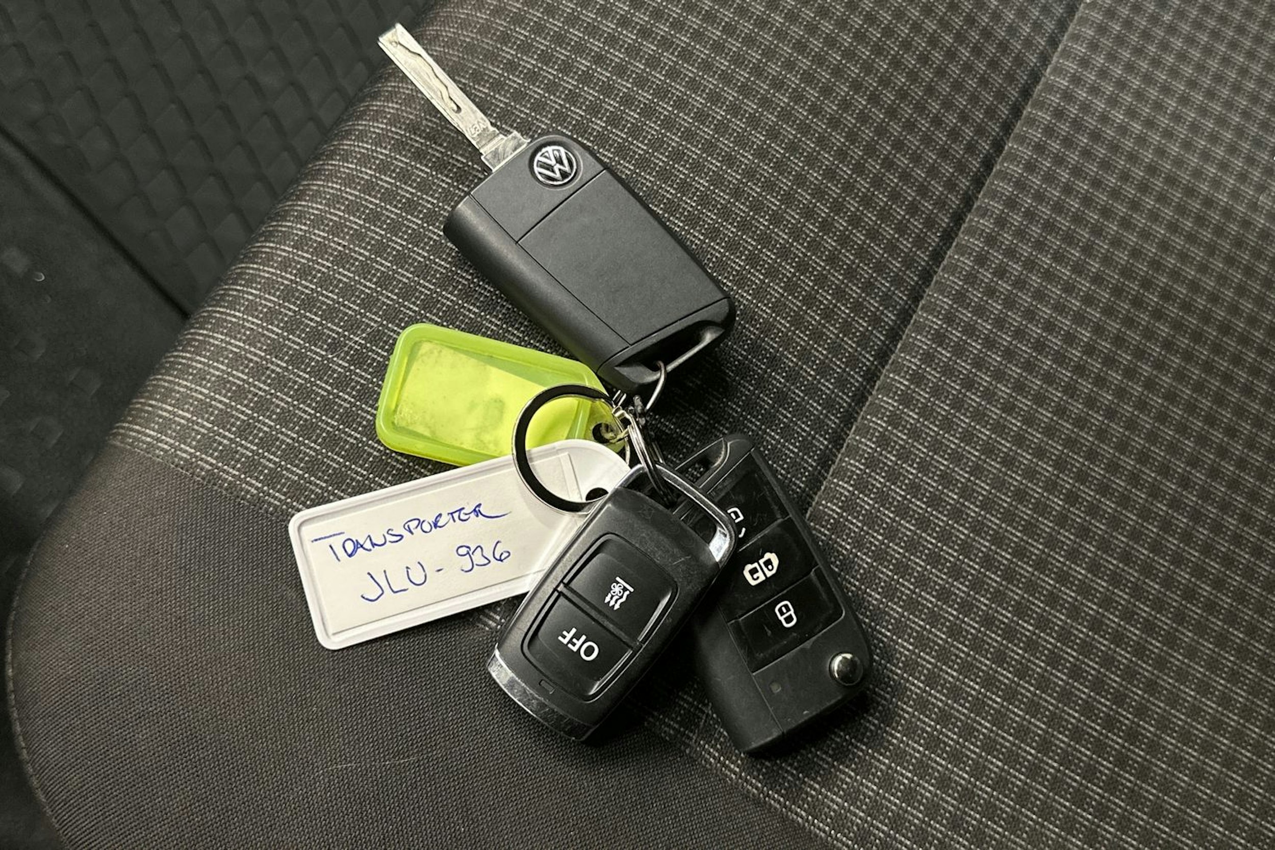 Valkoinen Volkswagen TRANSPORTER 2021 kuva 19.