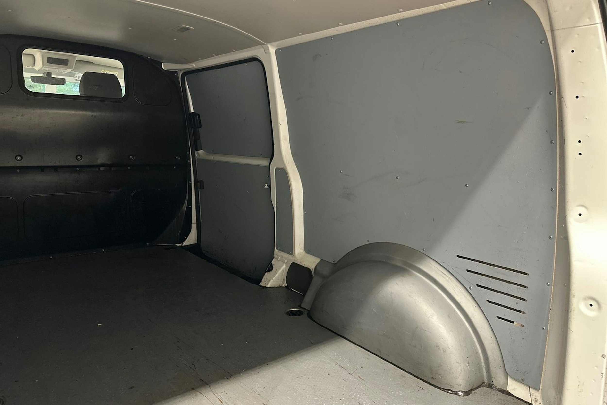 Valkoinen Volkswagen TRANSPORTER 2021 kuva 26.
