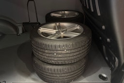 harmaa Volkswagen Transporter 2021 kuva 13.