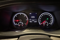 harmaa Volkswagen Transporter 2021 kuva 17.