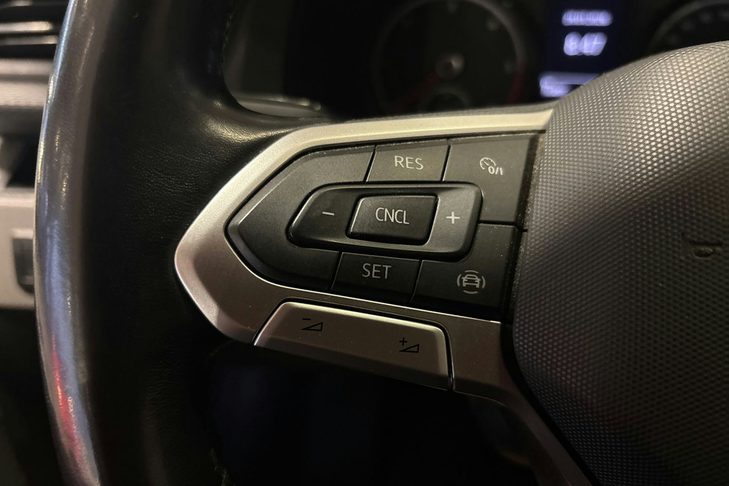 harmaa Volkswagen Transporter 2021 kuva 20.