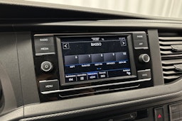 valkoinen Volkswagen Transporter 2020 kuva 16.