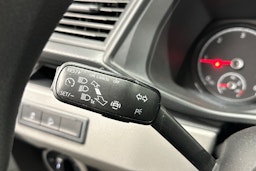 valkoinen Volkswagen Transporter 2020 kuva 19.