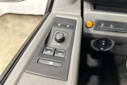 valkoinen Volkswagen Transporter 2020 kuva 21.