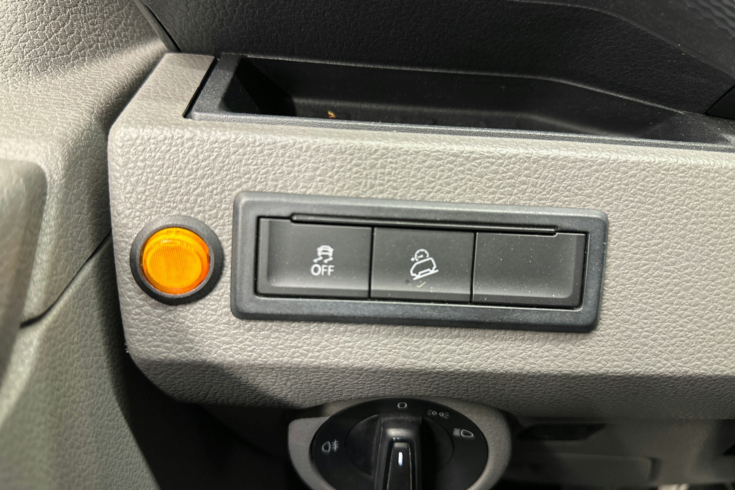 valkoinen Volkswagen Transporter 2020 kuva 22.