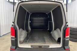 valkoinen Volkswagen Transporter 2020 kuva 26.