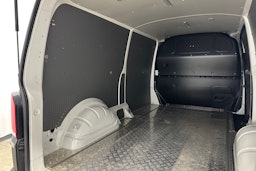 valkoinen Volkswagen Transporter 2020 kuva 27.
