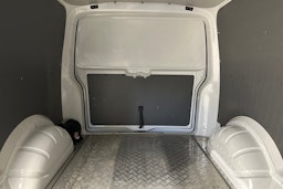 valkoinen Volkswagen Transporter 2020 kuva 31.