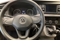 valkoinen Volkswagen Transporter 2020 kuva 9.