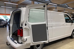 valkoinen Volkswagen Transporter 2020 kuva 15.