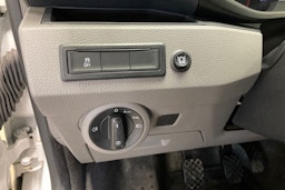 valkoinen Volkswagen Transporter 2020 kuva 19.