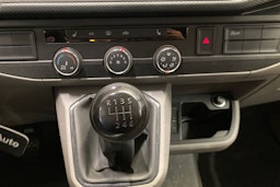 valkoinen Volkswagen Transporter 2020 kuva 21.