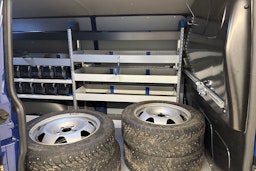 sininen Volkswagen Transporter 2020 kuva 25.