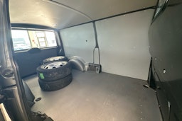 harmaa Volkswagen Transporter 2020 kuva 17.