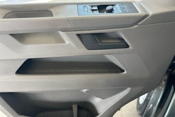 harmaa Volkswagen Transporter 2020 kuva 19.