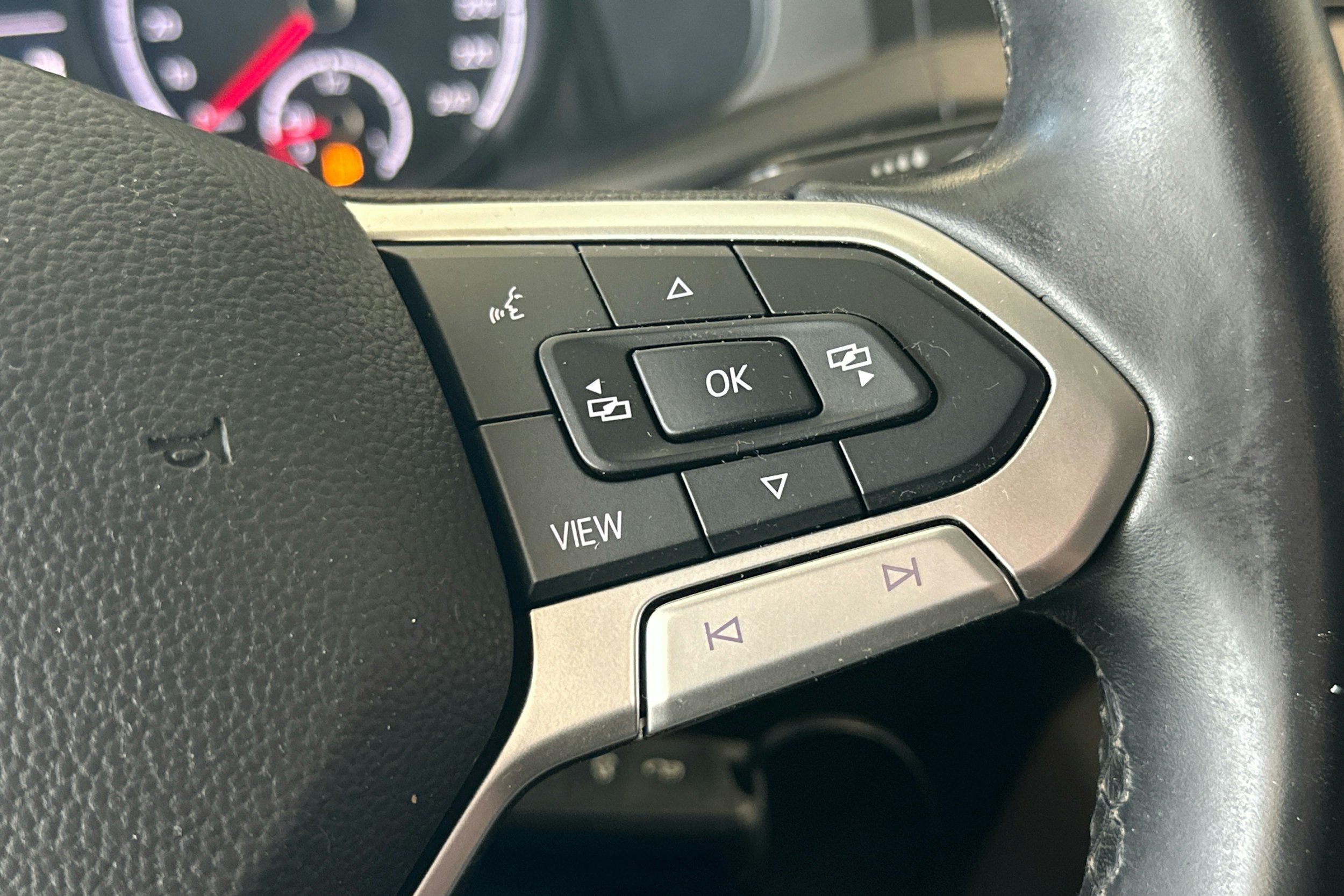 harmaa Volkswagen Transporter 2020 kuva 25.