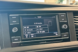 harmaa Volkswagen Transporter 2020 kuva 30.
