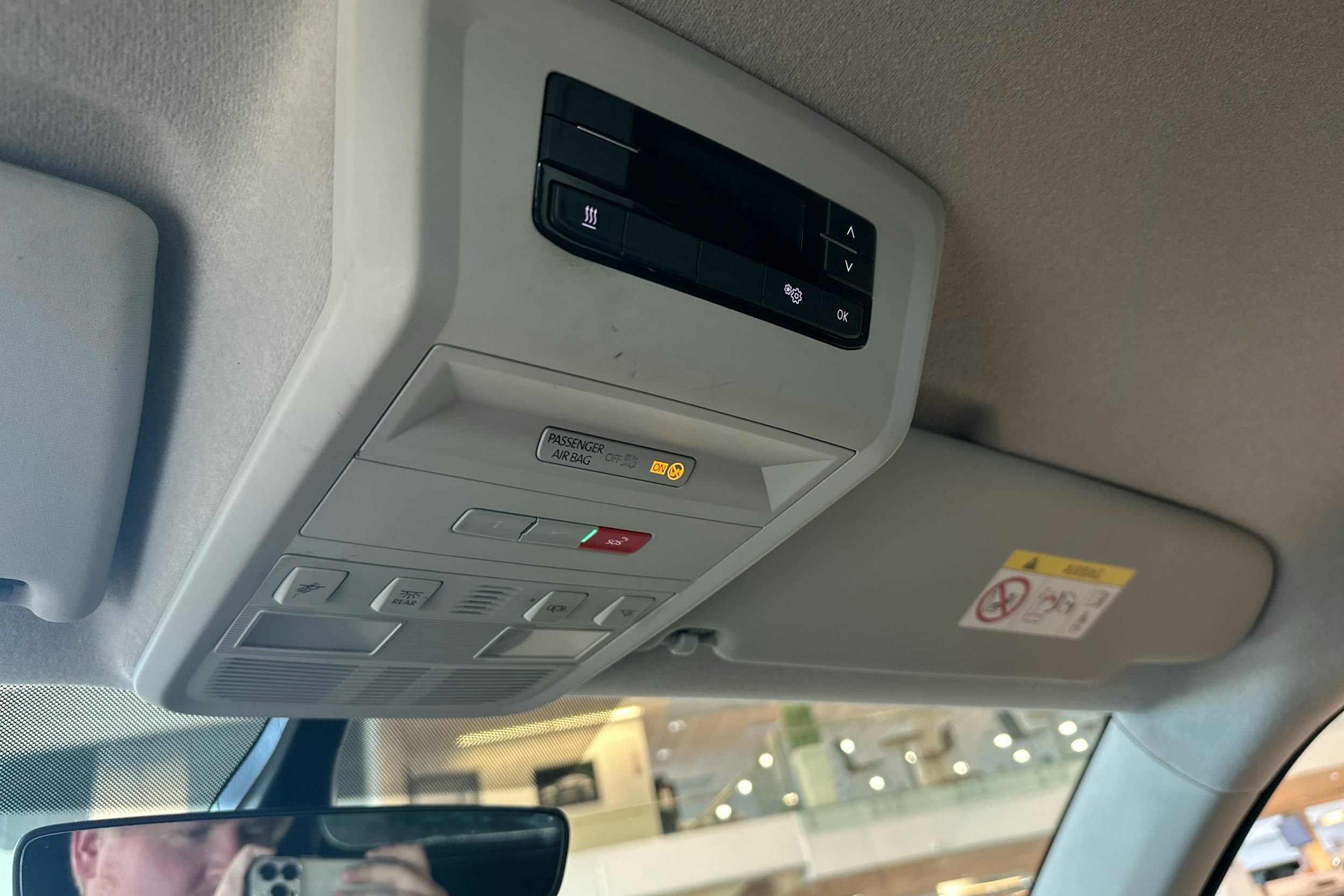 harmaa Volkswagen Transporter 2020 kuva 2.