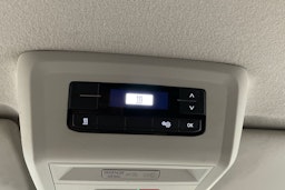 valkoinen Volkswagen Transporter 2020 kuva 20.