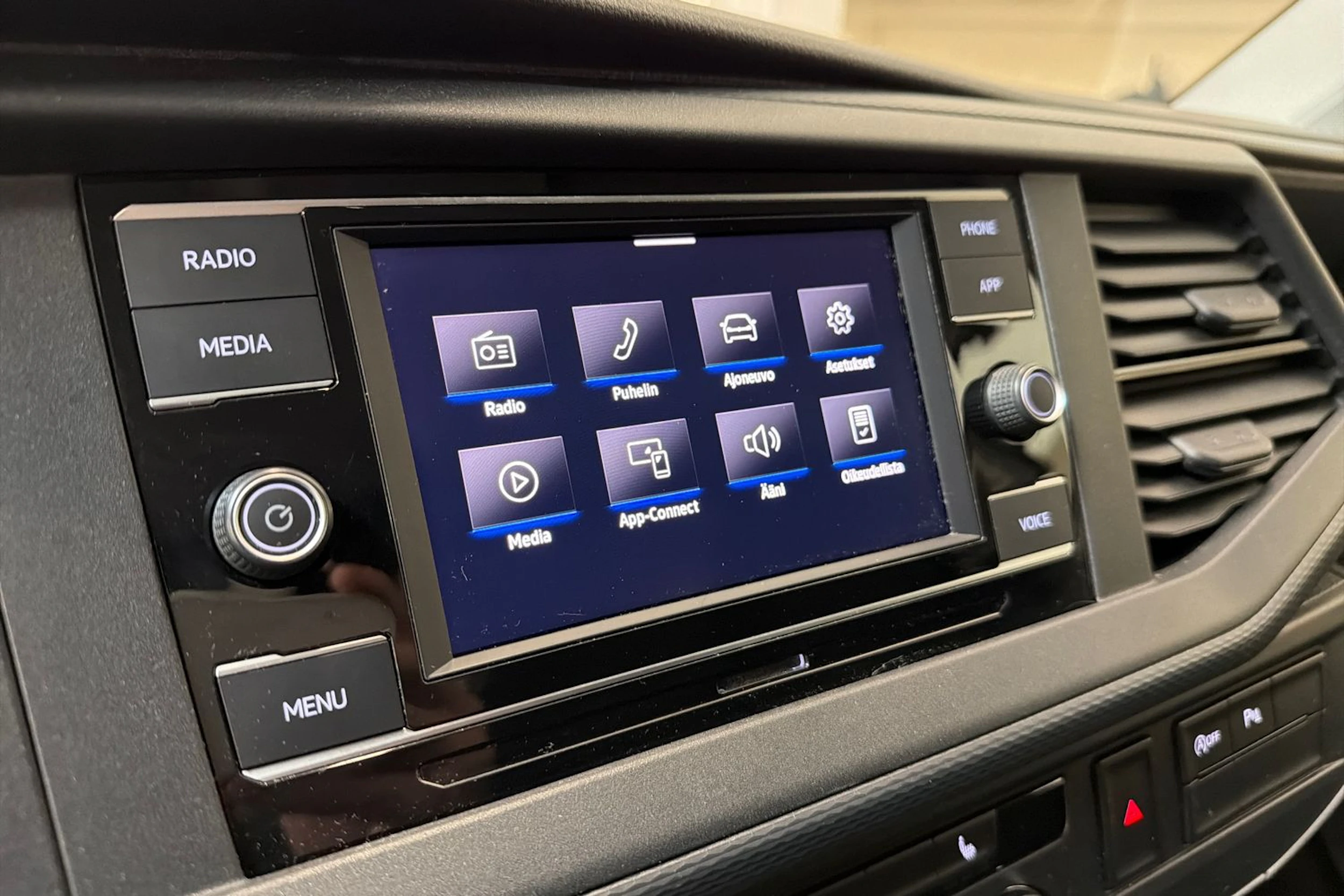 harmaa Volkswagen Transporter 2020 kuva 17.
