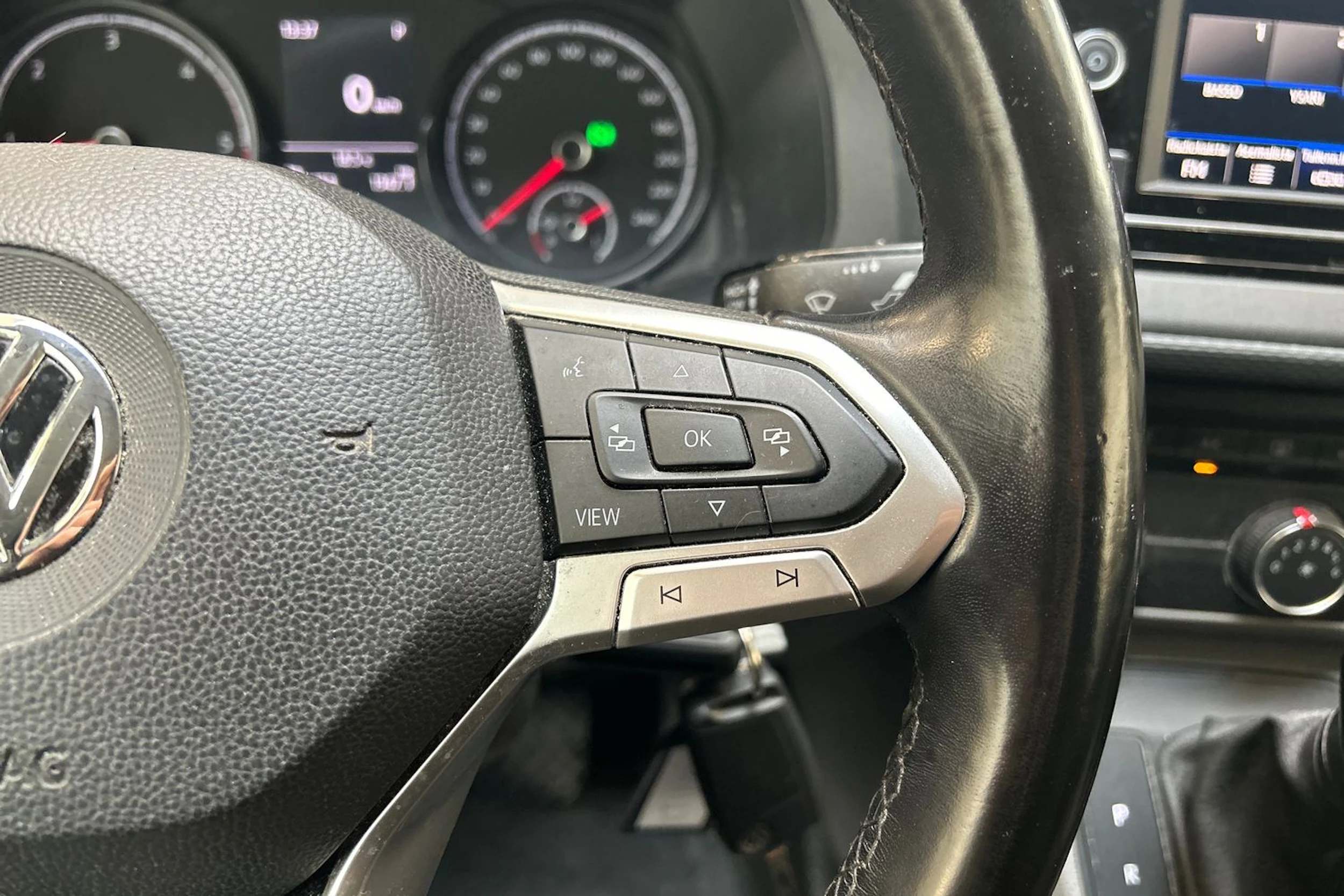 valkoinen Volkswagen Transporter 2020 kuva 14.