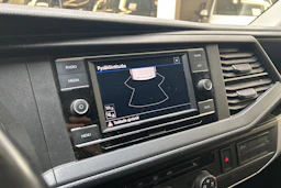valkoinen Volkswagen Transporter 2020 kuva 17.