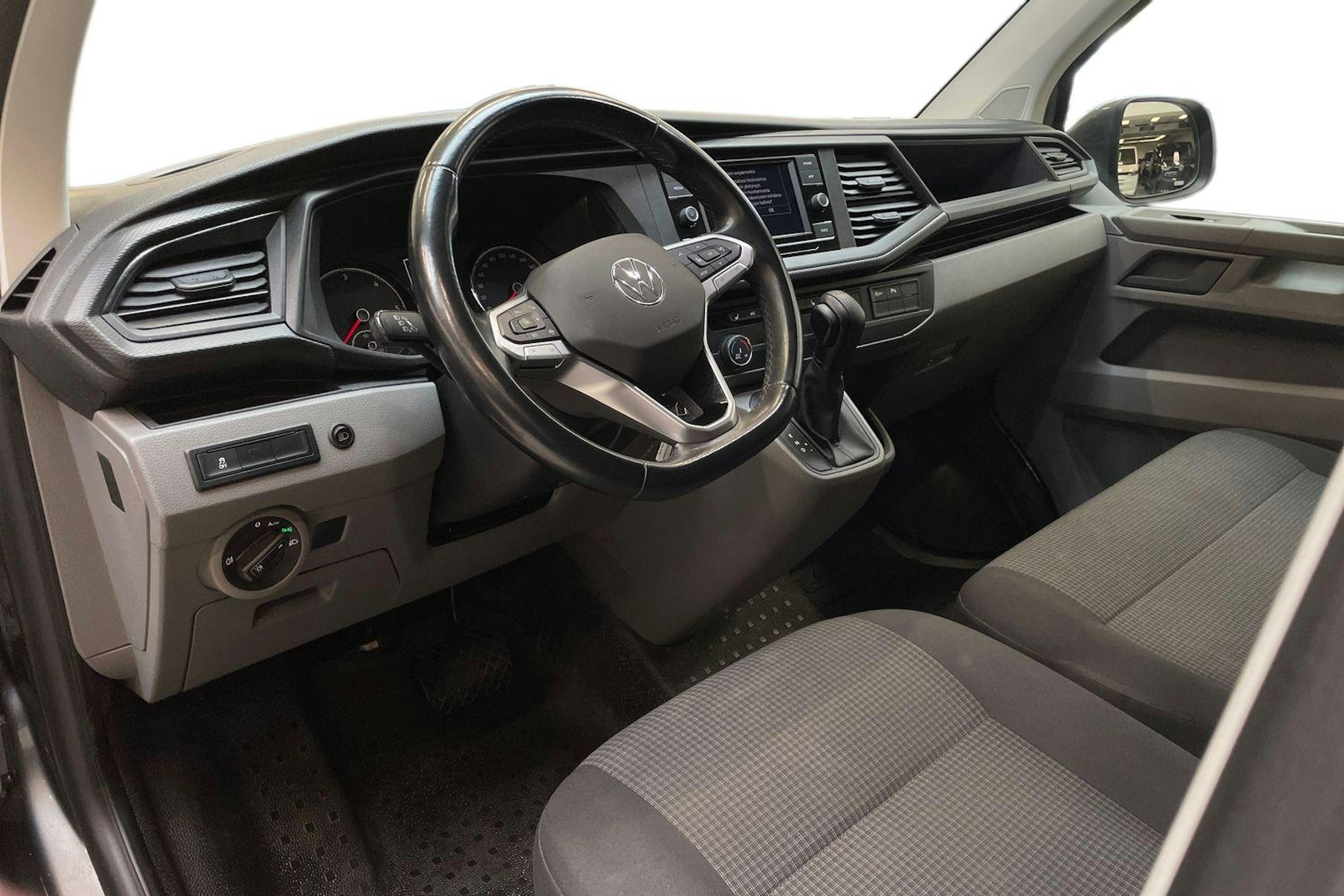 harmaa Volkswagen Transporter 2020 kuva 7.