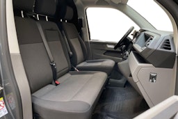 harmaa Volkswagen Transporter 2020 kuva 10.