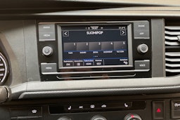 harmaa Volkswagen Transporter 2020 kuva 20.