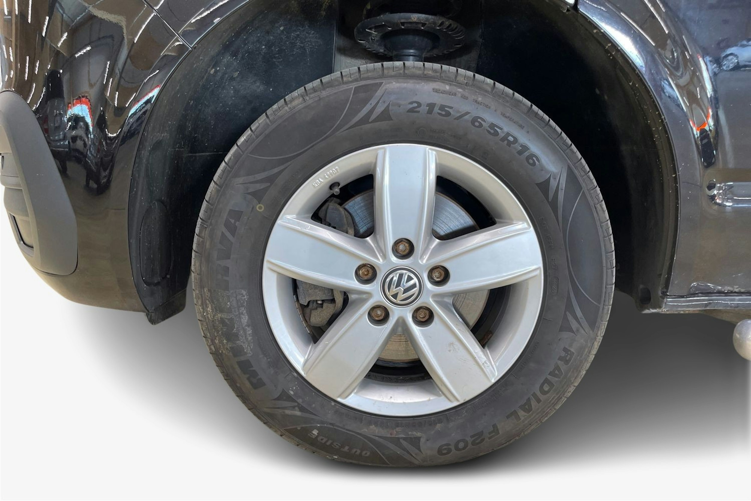 musta Volkswagen Transporter 2020 kuva 11.
