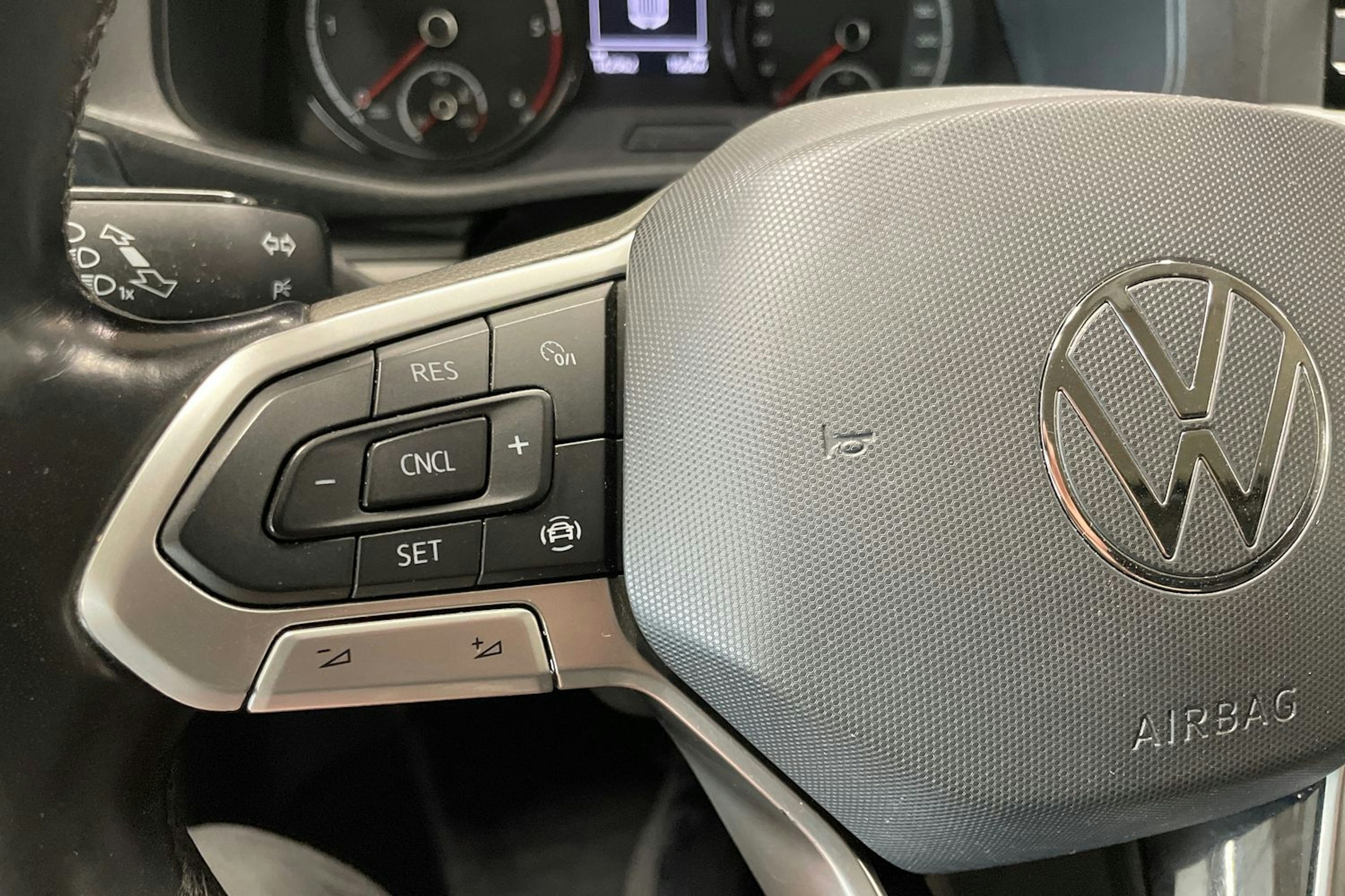 musta Volkswagen Transporter 2020 kuva 26.
